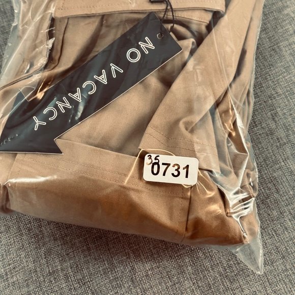 No Vacancy Tan Romper Shorts Fanny Pack Attached Collared Long Sleeve Medium - Picture 16 of 16